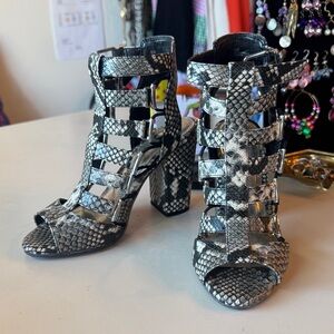 Gianni Bini Snake-Print Strappy Block Heel Sandals - Women's Black/Gray